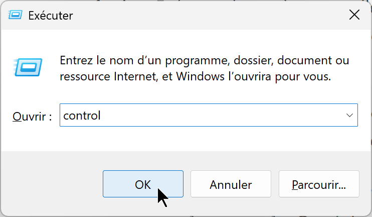 Utiliser Win + R pour Ouvrir le Panneau de Configuration