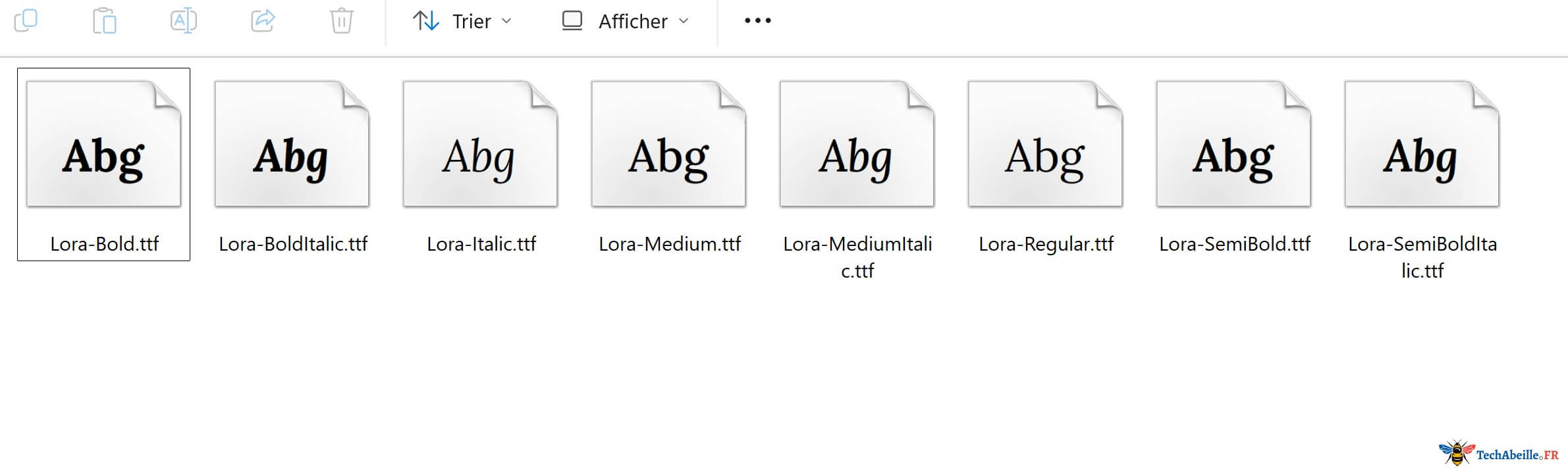 Police Lora au format ttf telechargee